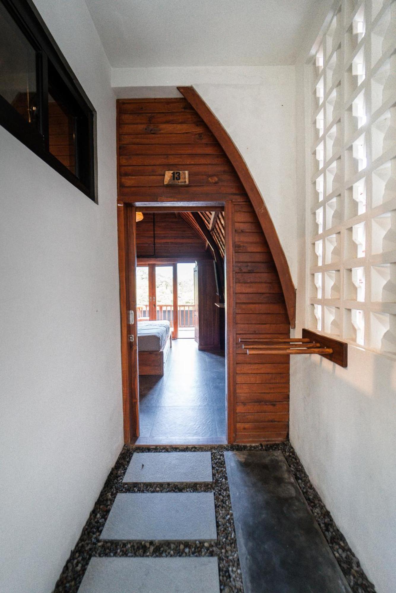 Hostel Bagus Ink Surf Camp Uluwatu Exterior foto
