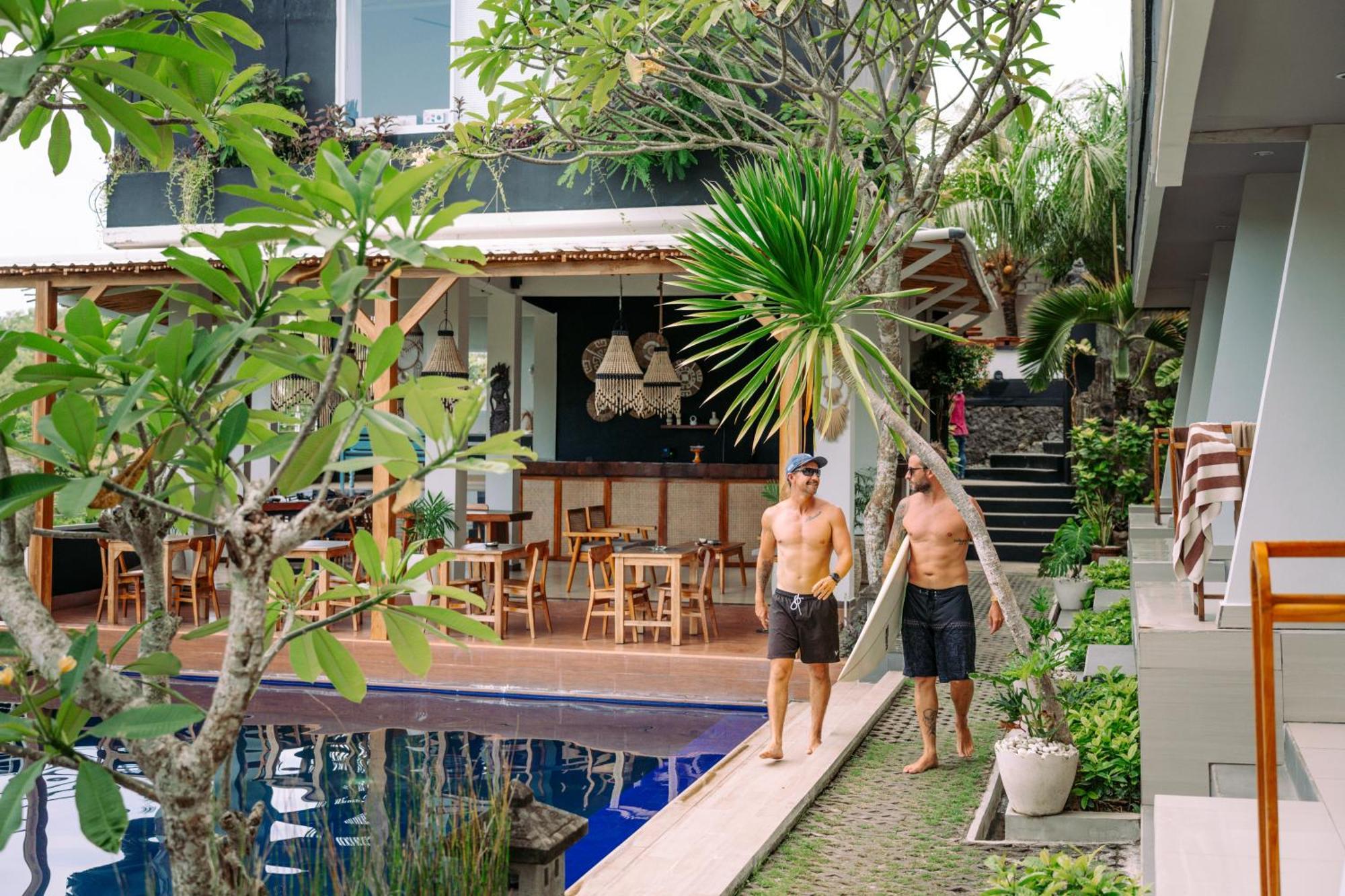 Hostel Bagus Ink Surf Camp Uluwatu Exterior foto