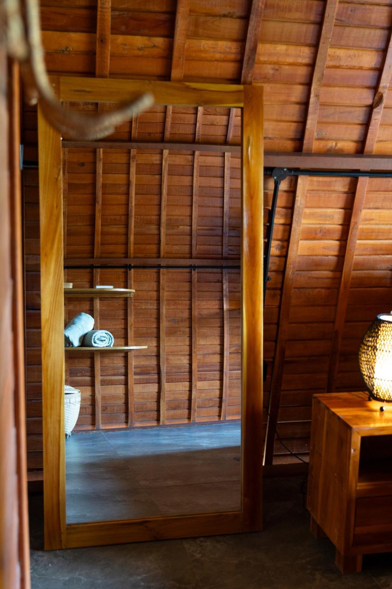 Hostel Bagus Ink Surf Camp Uluwatu Exterior foto